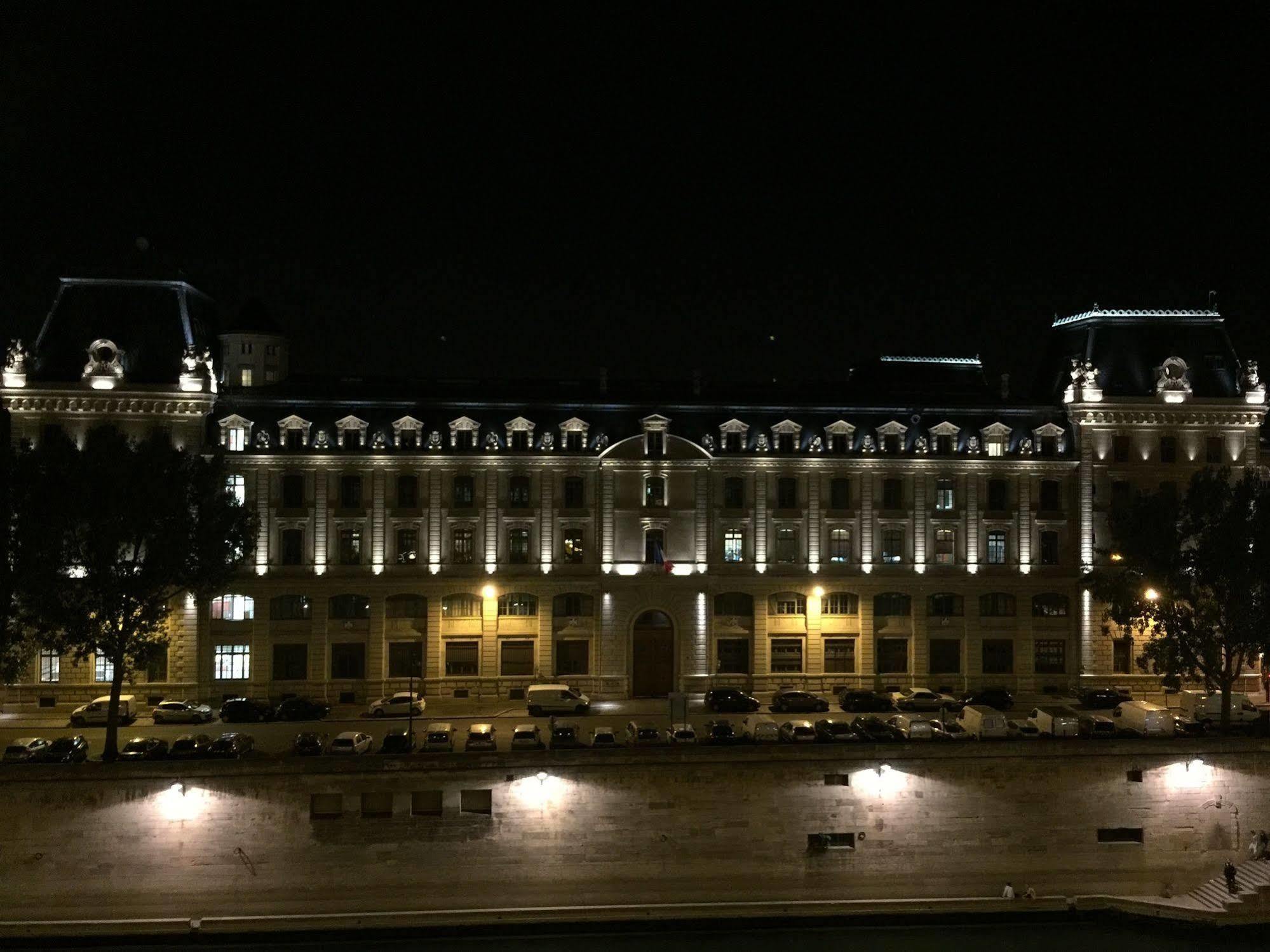 Les Rives De Notre-Dame Hotel Paris Exterior photo